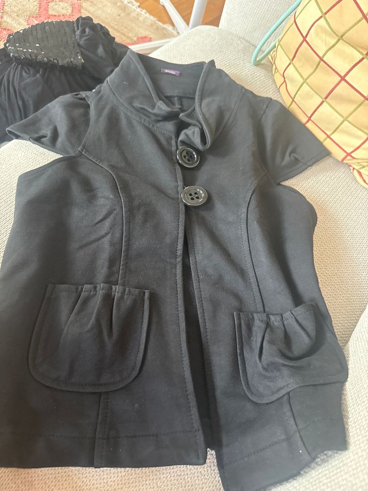 Black short sleeve peacoat - Size S image 1
