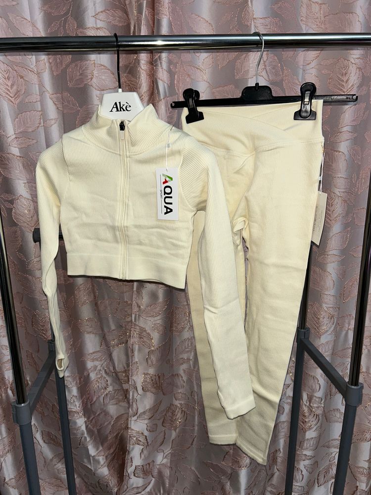Aqua Aqua Cream-Colored Zip-Up Cropped Jacket And Matching Pants Set product image