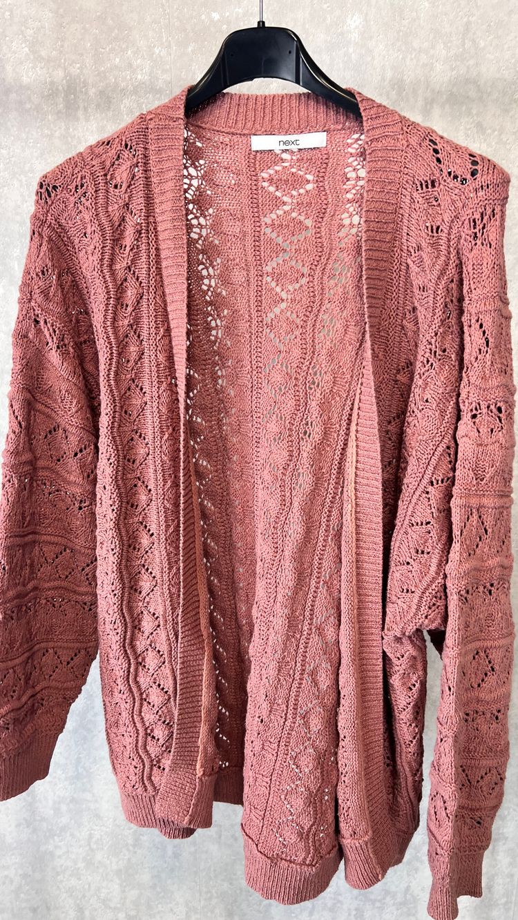 Kardigan ażurowy różowy rozmiar 44/46 plus size image 1