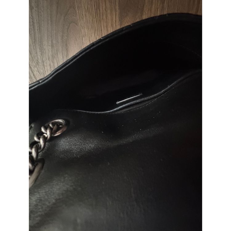 Miu Miu luxury quilted studded shoulder bag in black with silver chain imagen 6