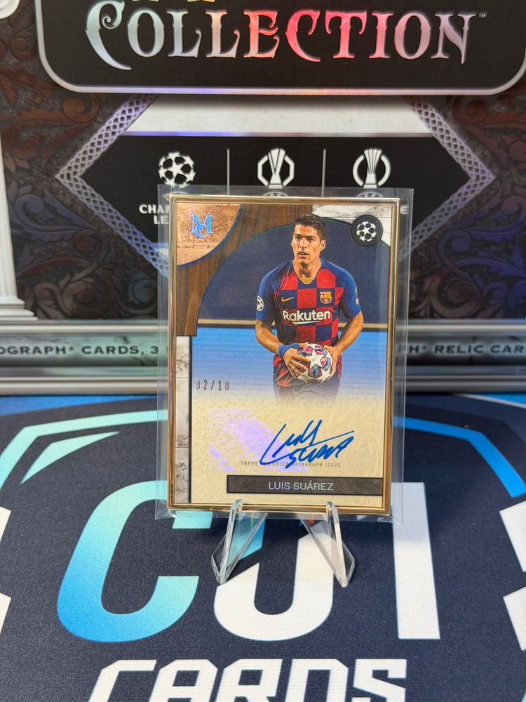 Immagine di Luis Suarez Gold Framed Auto /10 Topps Museum 25/26 1