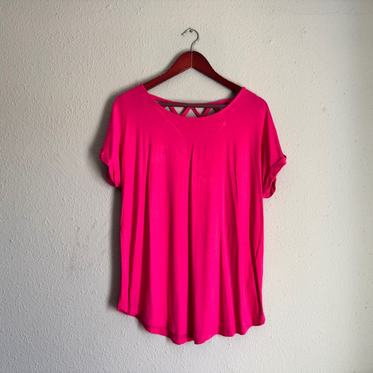 Other Pink Short Sleeve Top With Geometric Back Detail product image