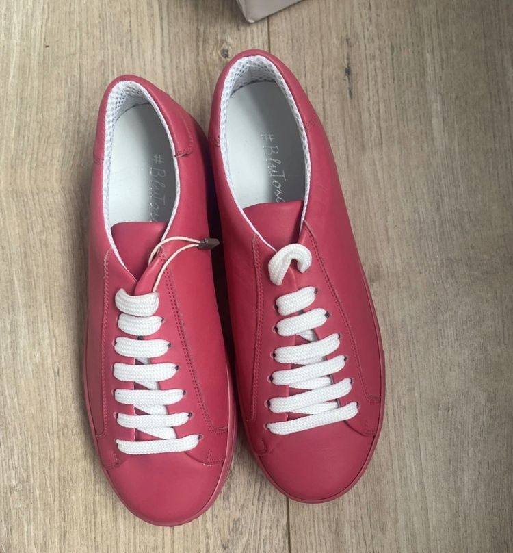 Toscablu sneakers 150+ retail 2