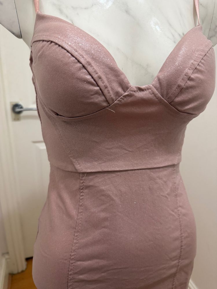 Pink Fitted Dress With Zipper Back