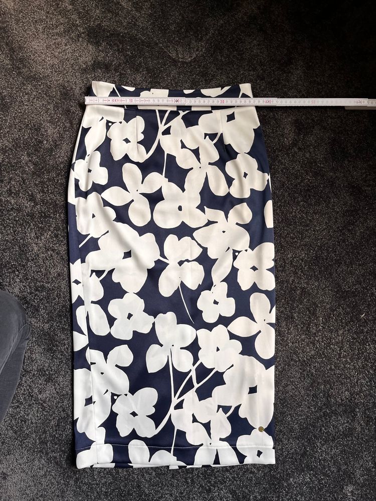 Black And White Floral Skirt 5
