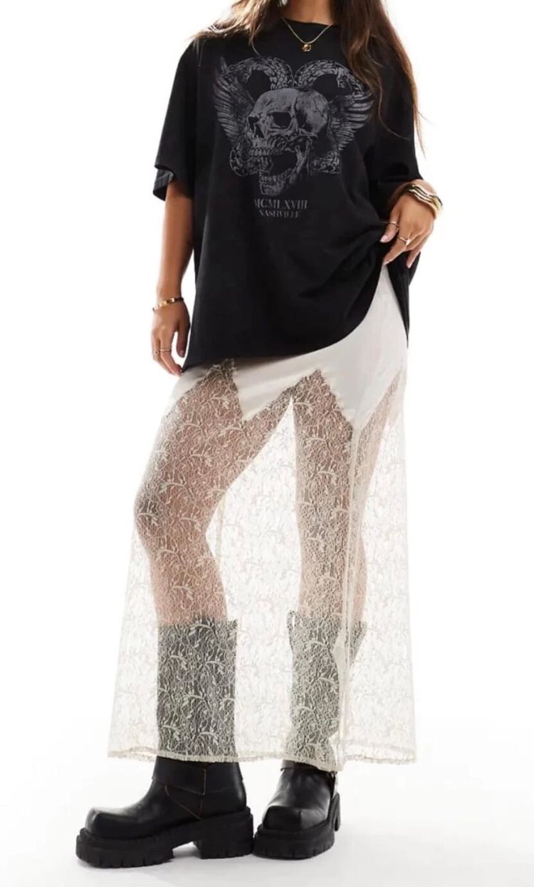 Black Graphic Oversized T-Shirt Medium  2