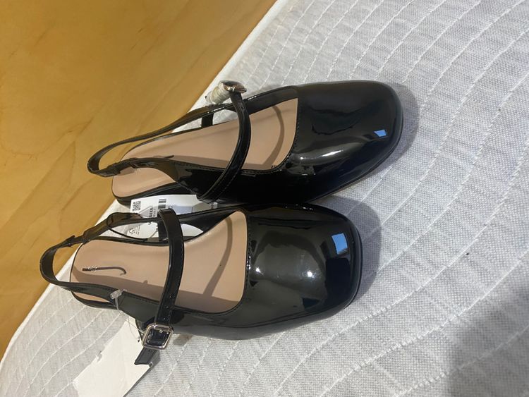 Yours Black pantent slingback shoes– Size 5 – BNWT image 2