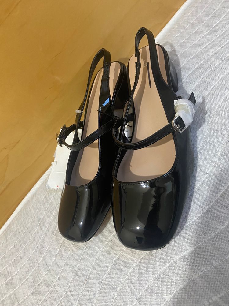 Yours Black pantent slingback shoes– Size 5 – BNWT image 5