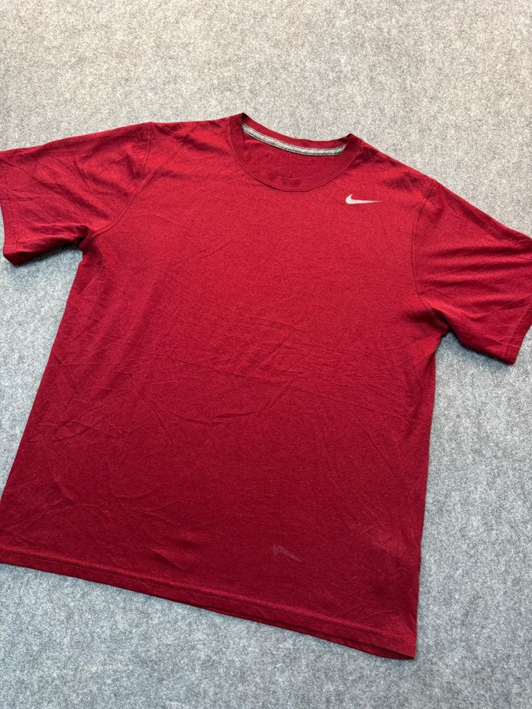 T-shirt Nike rossa minimal L image 2