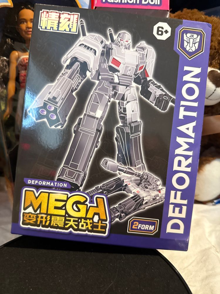 Deformation Mega Robot Toy