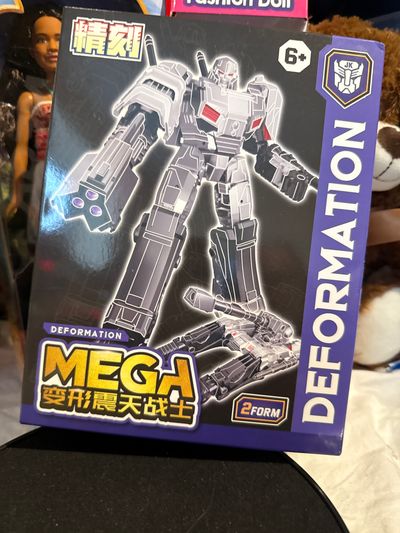 Deformation Mega Robot Toy