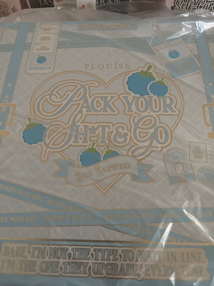 Plouise Pack Your Jet & Go Blue Raspberry Bag