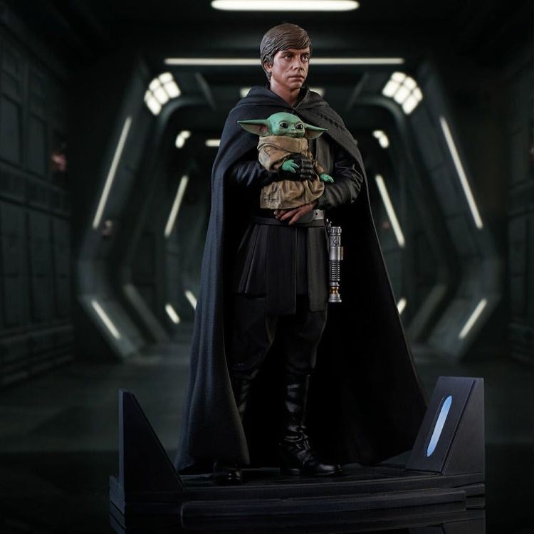 Gentle Giant Star Wars The Mandalorian Luke Skywalker And Grogu Premier Collection Statue 4