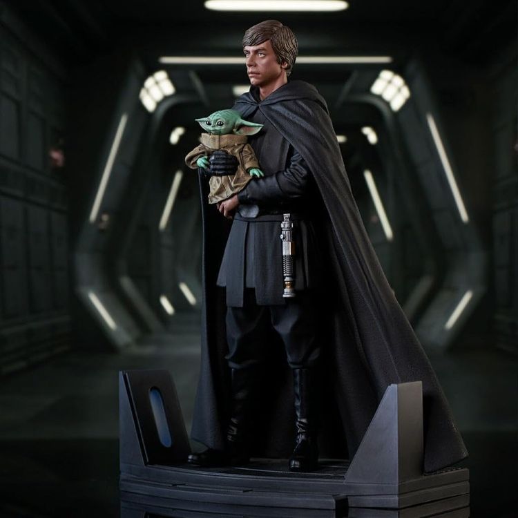 Gentle Giant Star Wars The Mandalorian Luke Skywalker And Grogu Premier Collection Statue 8