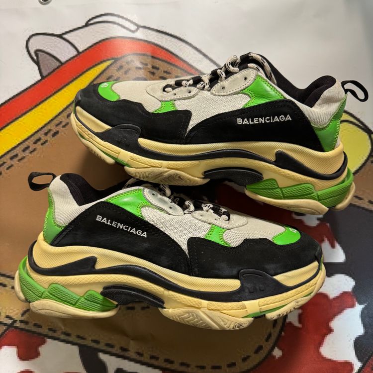 Balenciaga Triple S verde nera