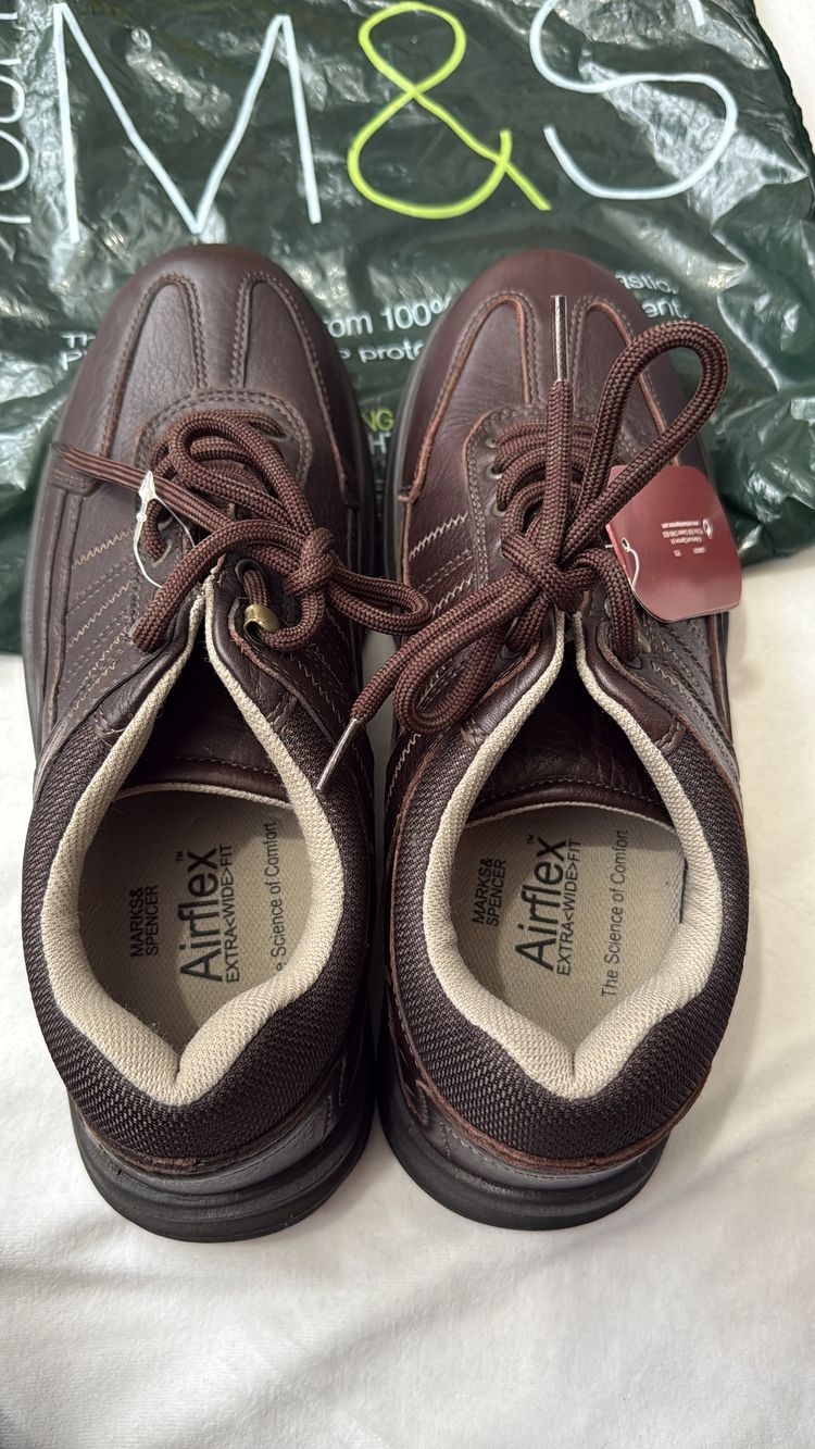 Marks & Spencer Airflex Wide Fit Leather Comfort Shoes imagen 4