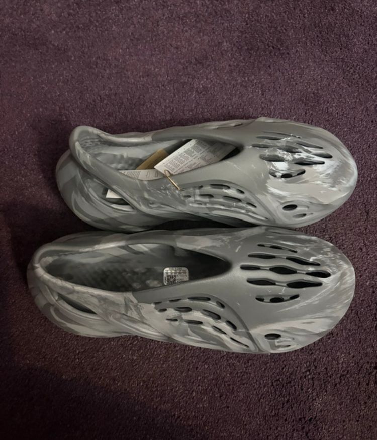 Yzy Foam Rnr Shoes