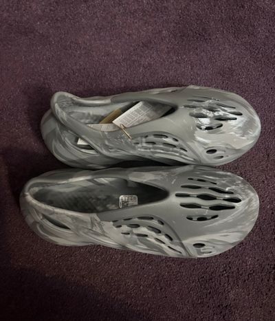 Yzy Foam Rnr Shoes