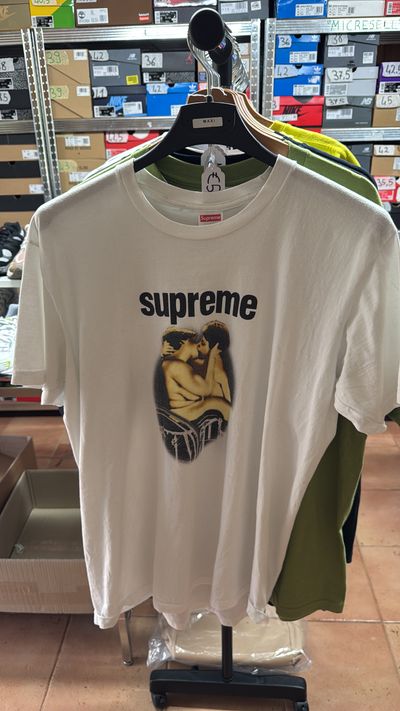 Supreme Kiss Tee - SS23