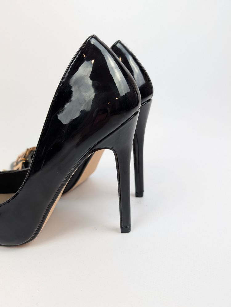 Czarne lakierowane szpilki Shoedazzle 37 złoty napis Queen wesele impreza glam image 5