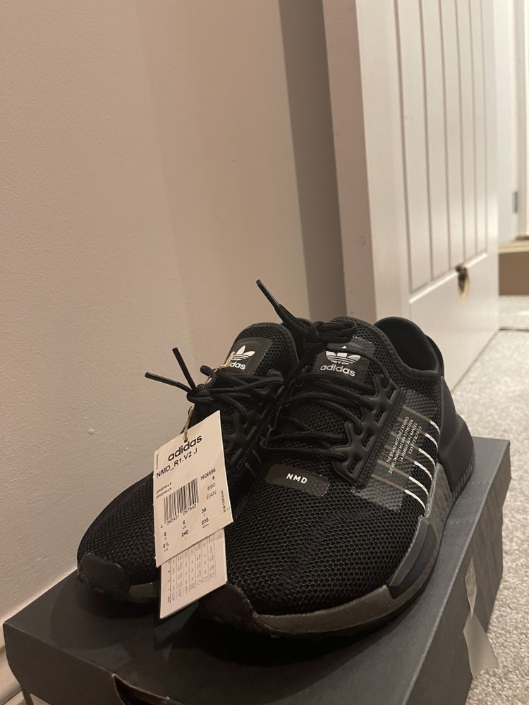 Adidas nmd r1.v2 image 1