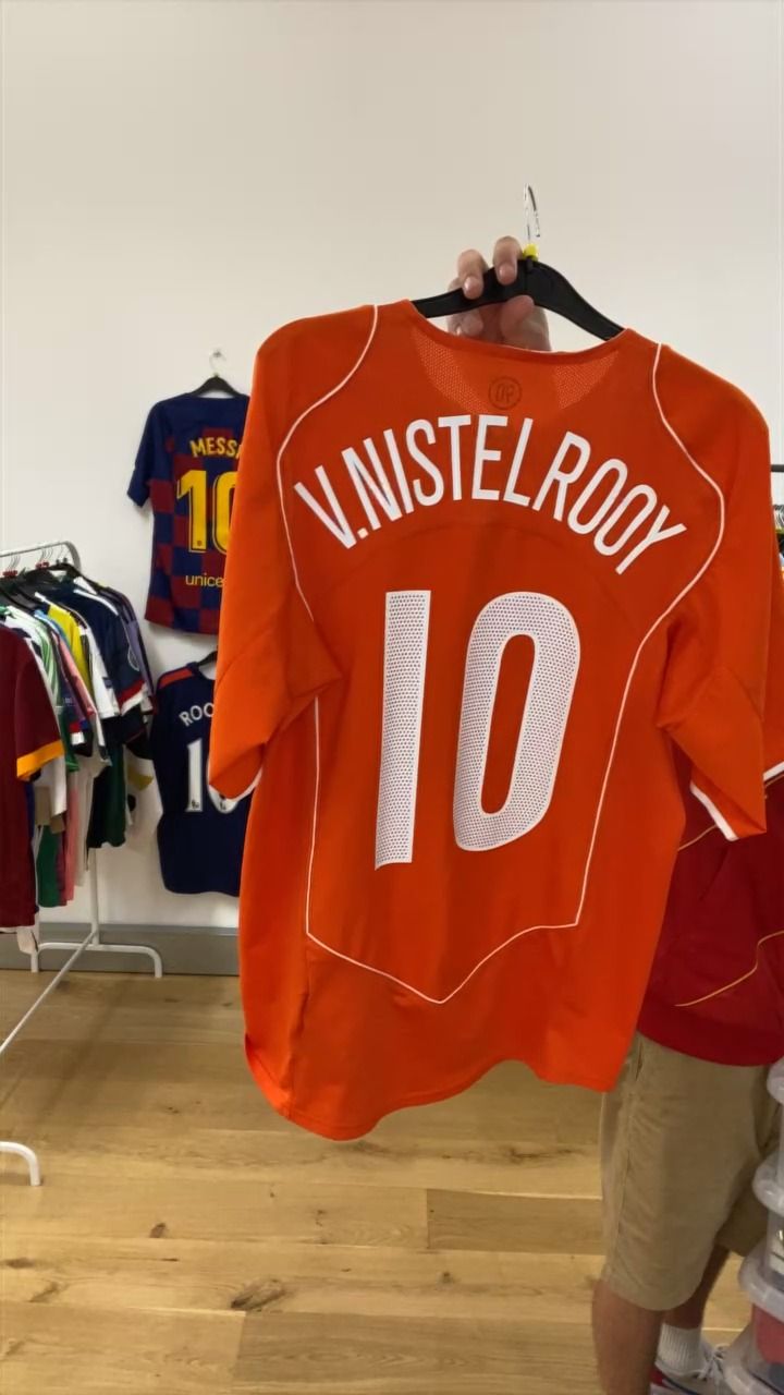 Nike 04 06 NETHERLANDS HOME NIKE SHIRT NISTELROOY 10 MEDIUM product image