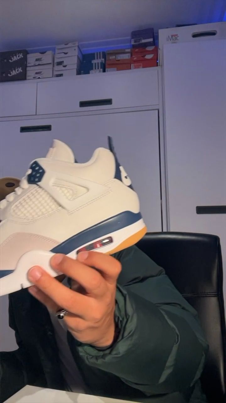 JORDAN 4 SB NAVY 41