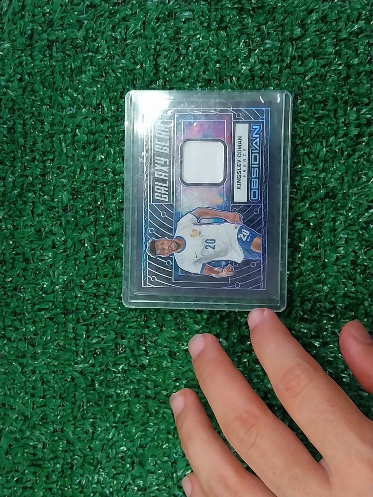 Topps Galaxy Gear Obsidian Coman 24 25 /50 product image