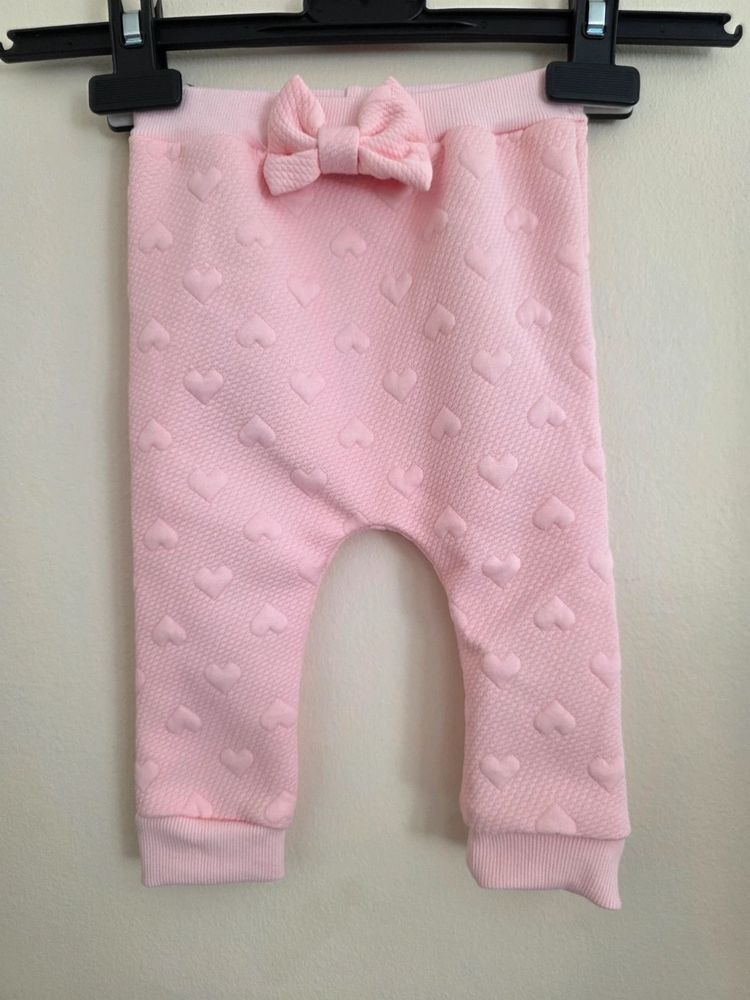 🩷 Baby Girl Pink Embossed Heart Pattern Bow Trousers / Leggings (6-9 Months)