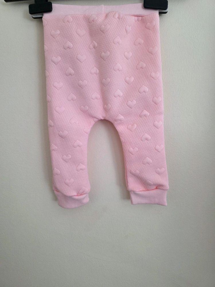 🩷 Baby Girl Pink Embossed Heart Pattern Bow Trousers / Leggings (6-9 Months) image 4