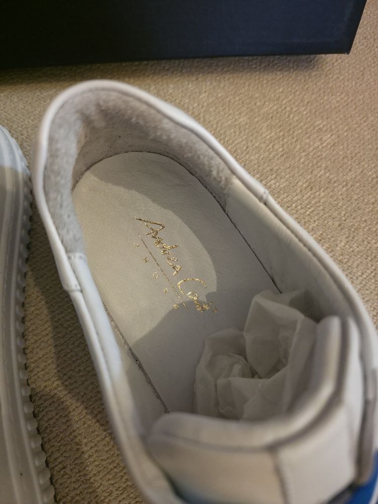 Immagine di Andrea Conti White Sneakers With Blue Elastic Laces 2