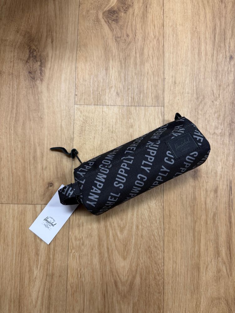Herschel Herschel Black Cylindrical Pouch product image