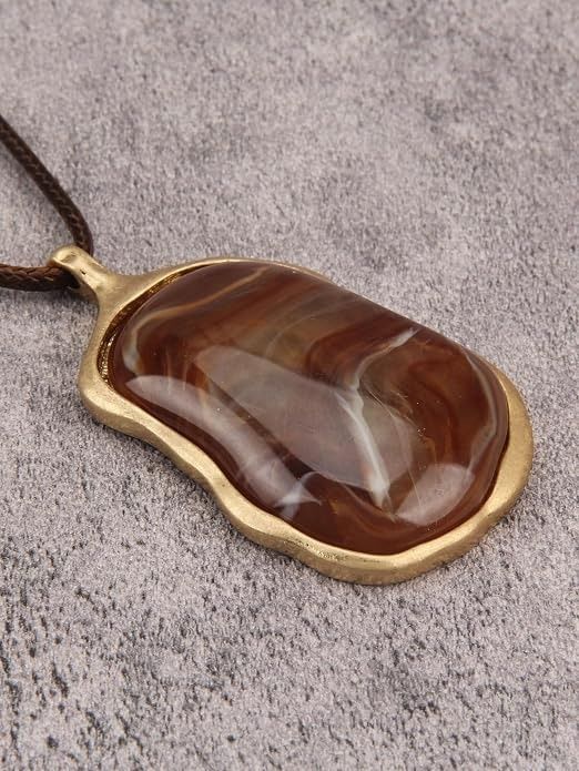 Brown Stone Pendant Necklace With Gold-Tone Frame imagen 1