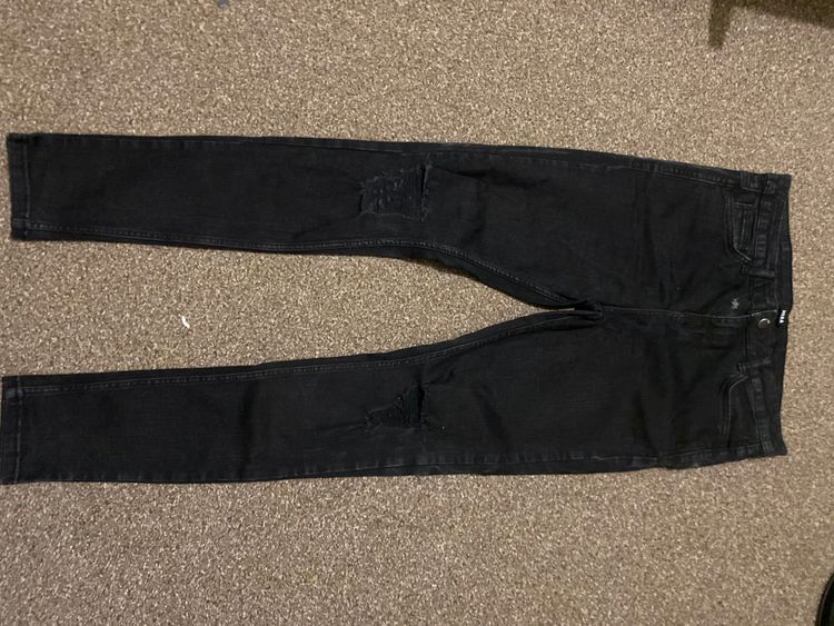 Immagine di Hera Black Men'S Ripped Knee Jeans 1