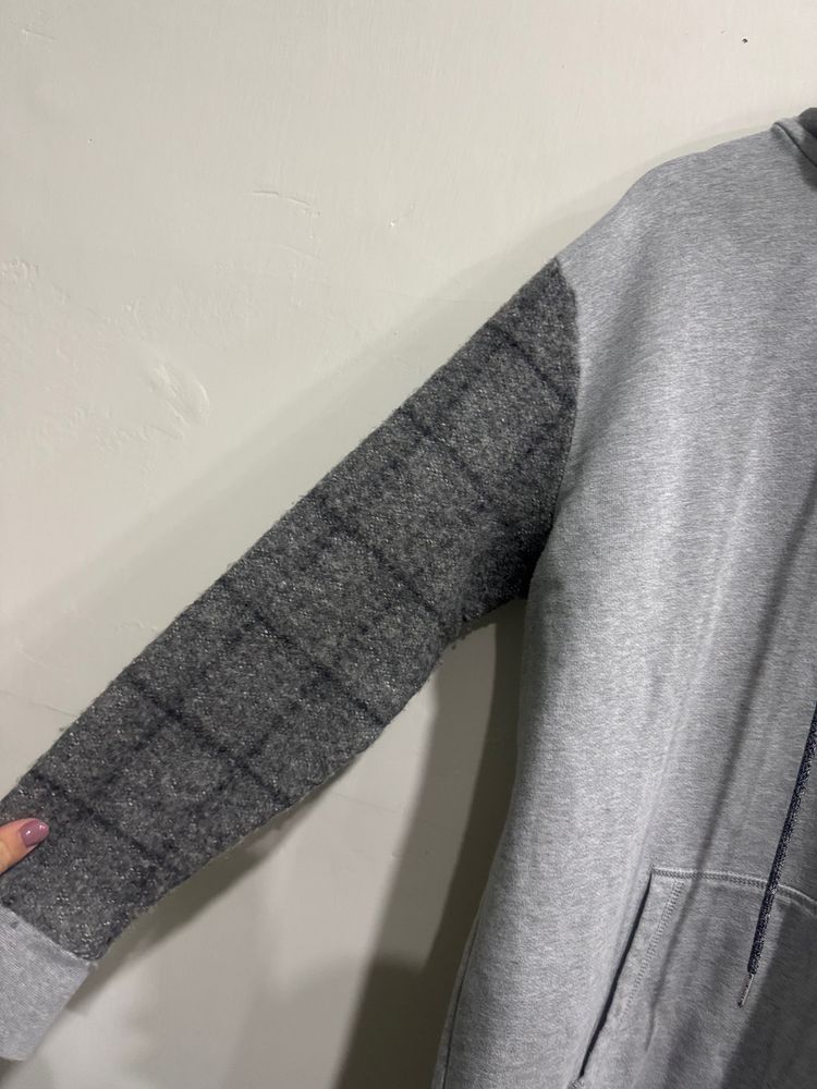 Tommy Hilfiger Grey Hoodie With Patterned Sleeves image 2