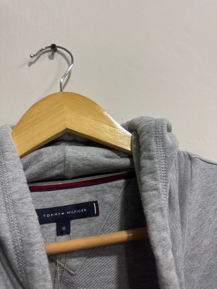 Tommy Hilfiger Grey Hoodie With Patterned Sleeves image 4