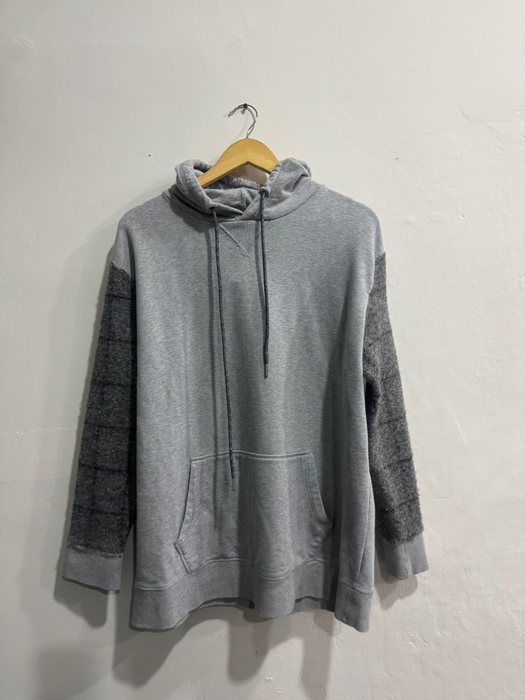 Tommy Hilfiger Grey Hoodie With Patterned Sleeves image 1
