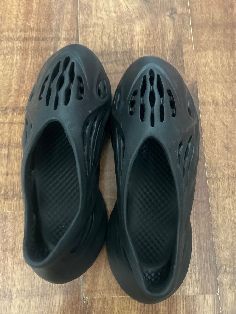 Black Slip-On Shoes With Ventilation Holes image 3
