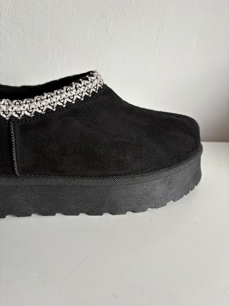 Black Slip-On Shoes With Decorative Trim image 2