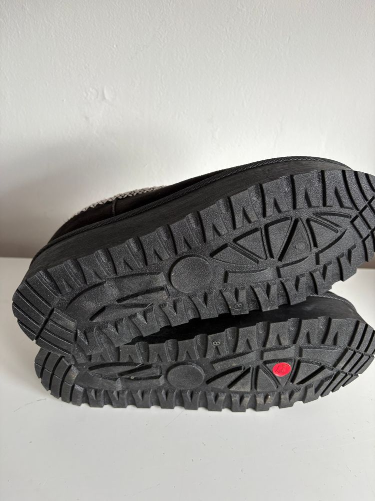 Black Slip-On Shoes With Decorative Trim image 6