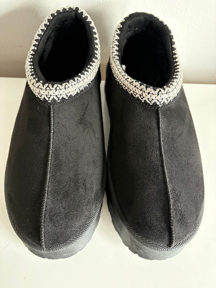 Black Slip-On Shoes With Decorative Trim image 4