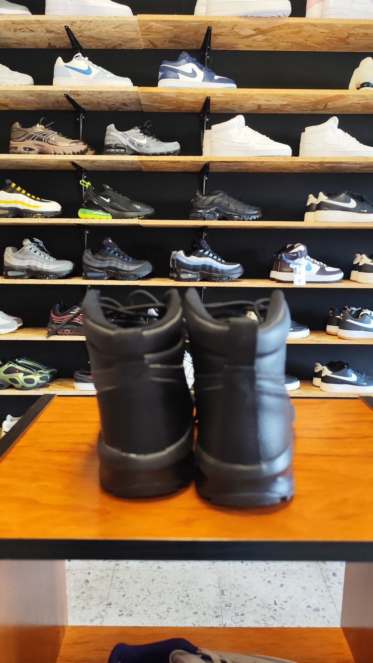 Nike Manoa image 3
