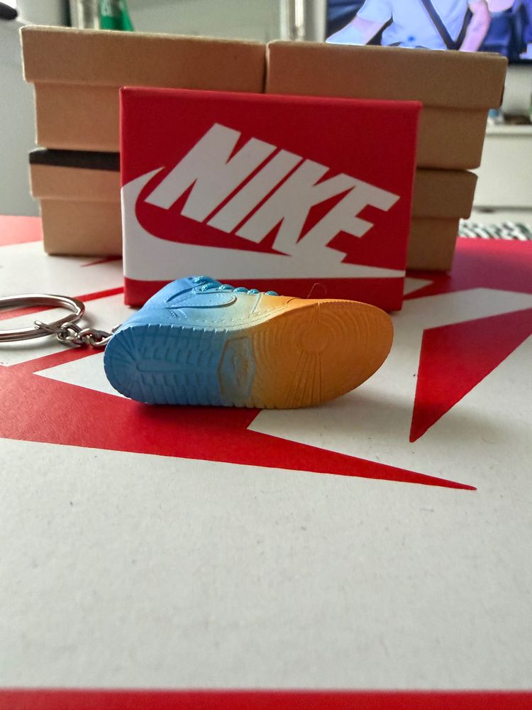 Nike Sneaker Keychain obraz 3