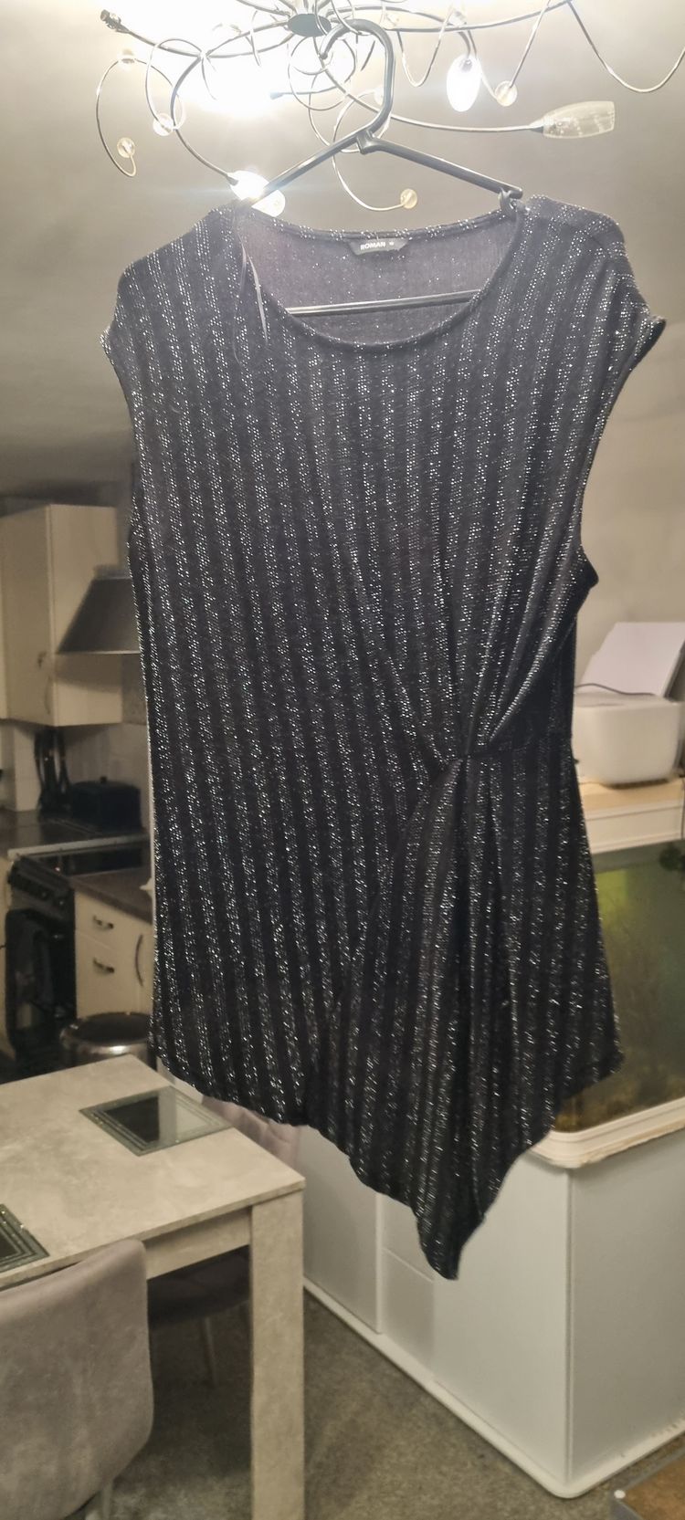 Roman black top image 1