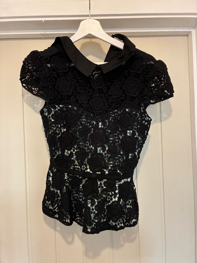 Black Lace Blouse With Floral Pattern And Collar