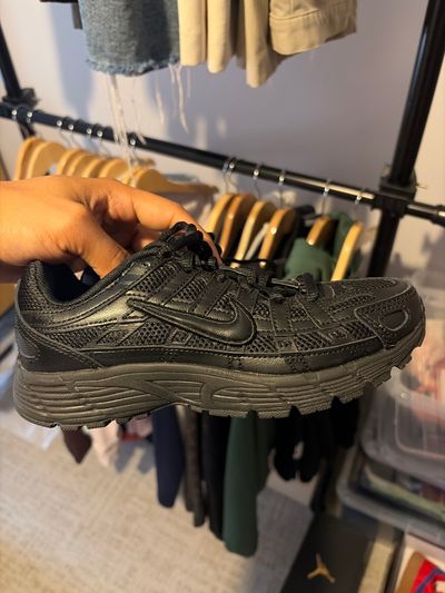 Nike Black p6000