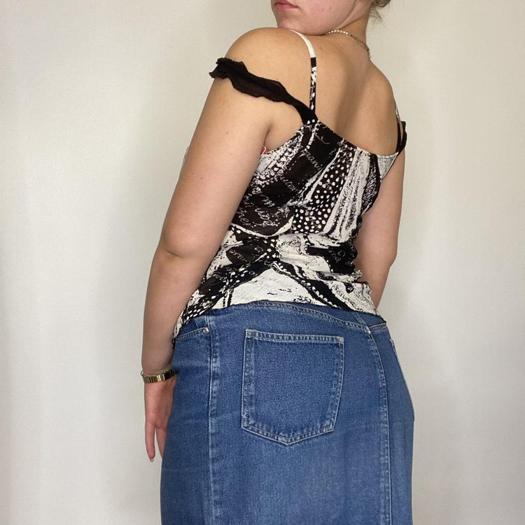 90s 00s graphic top with off the shoulder details   image 1