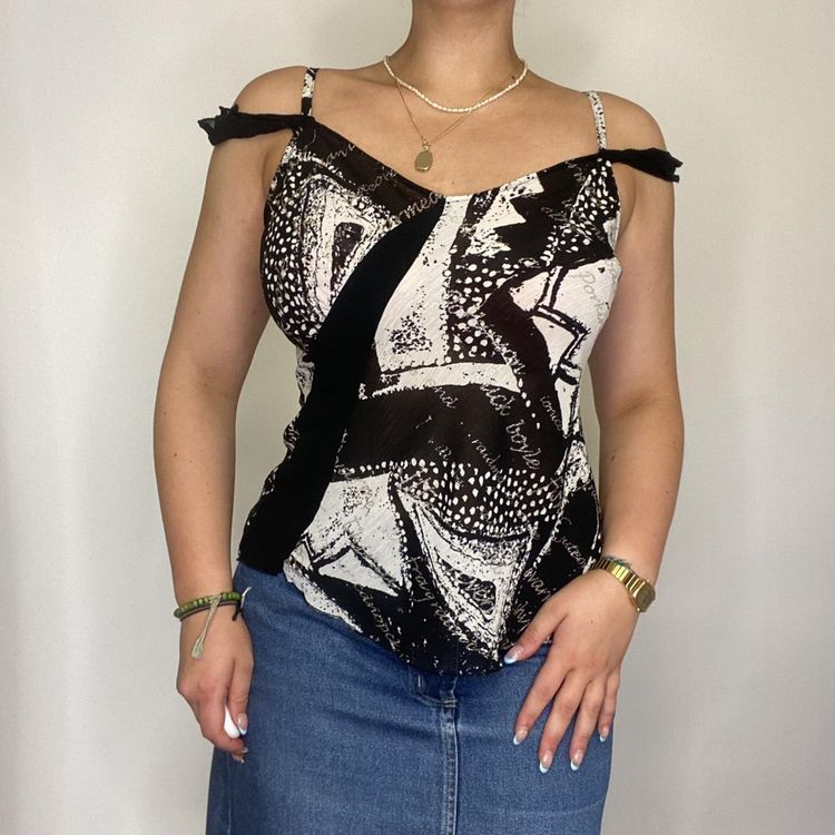 90s 00s graphic top with off the shoulder details   image 2