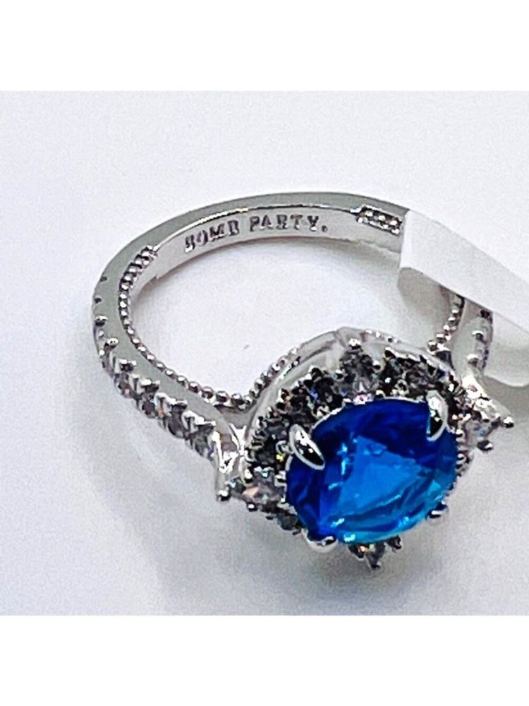 Silver Ring With Blue Gemstone And Clear Stones obraz 4
