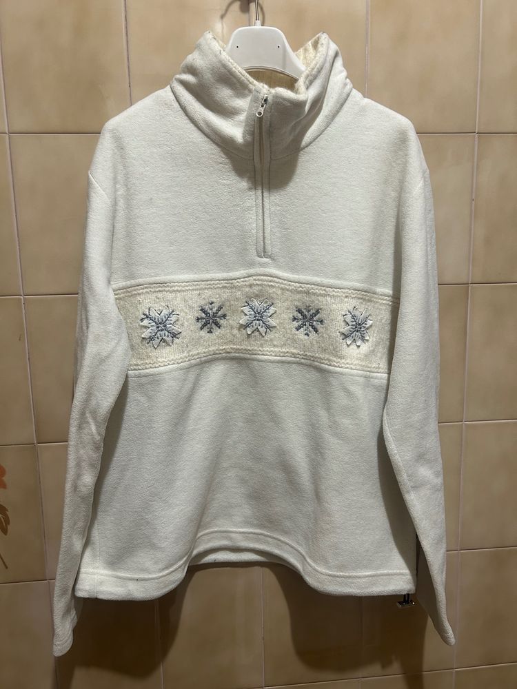 White Fleece Pullover With Snowflake Embroidery